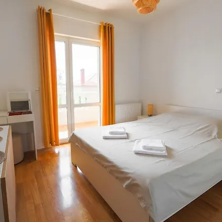 Apartman Navita 1 *